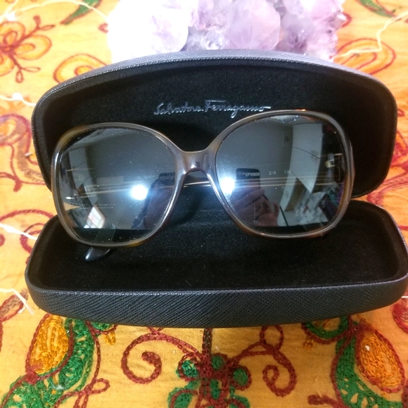 Salvatore Ferragamo SF6505 Sunglasses 214 Tortoise/Brown Lens. - Picture 2 of 16